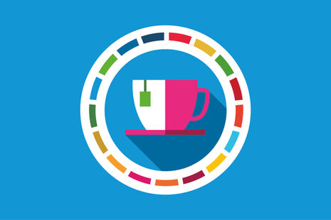 El logotipo muestra una taza de té dibujada y rodeada por un círculo con los colores de los ODS.